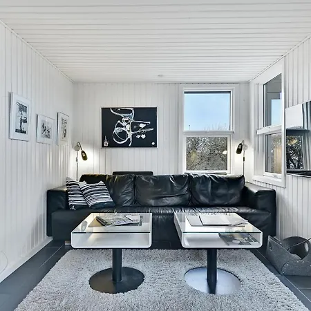 Vakantiehuis 2 Bedroom Gorgeous In *